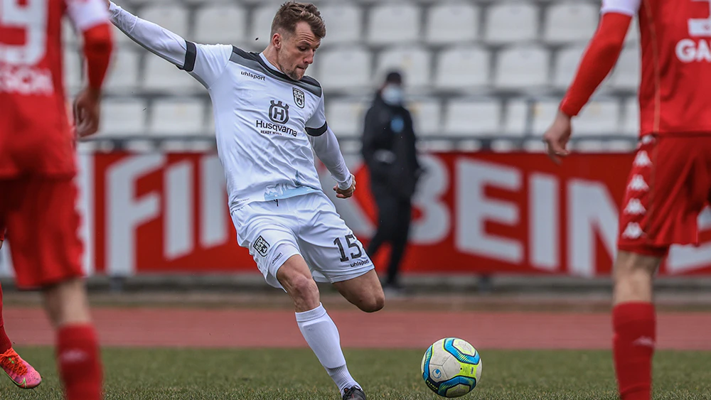 Marcel Schmidts fällt aufgrund einer Kreuzbandverletzung für mehrere Monate aus — © SSV Ulm 1846 Fußball
