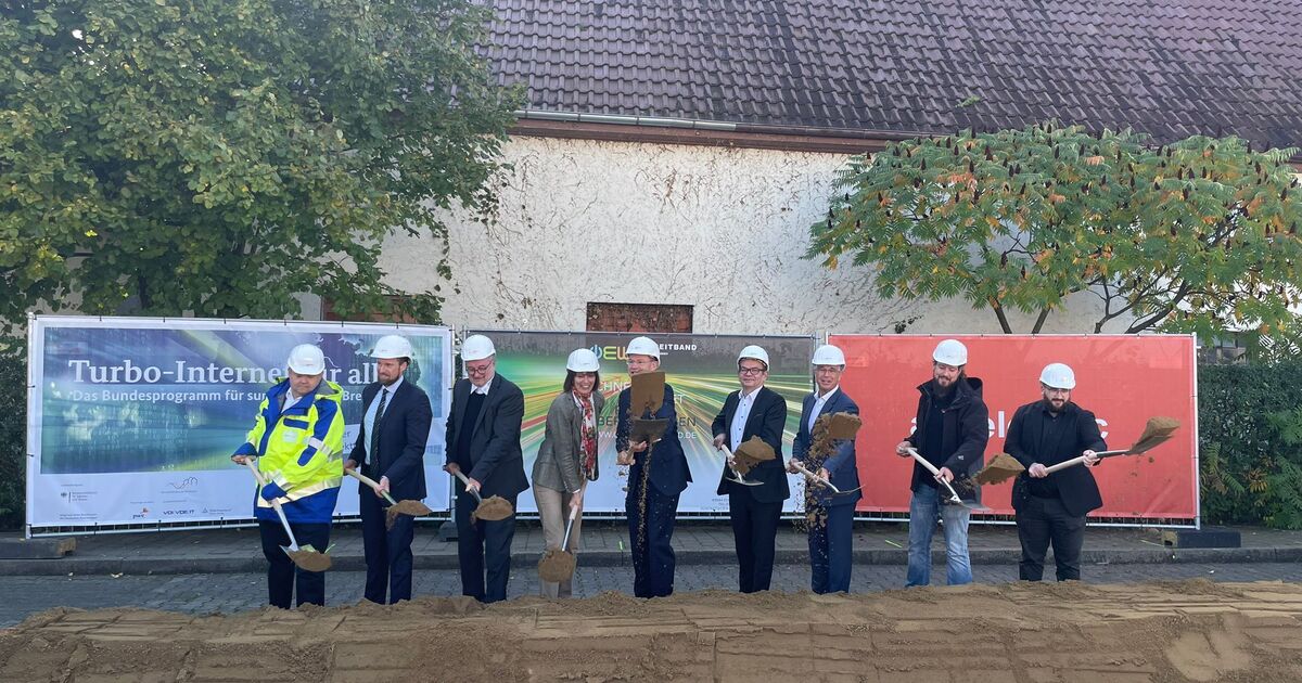 Spatenstich in Griesingen Startschuss für Breitbandausbau im AlbDonau