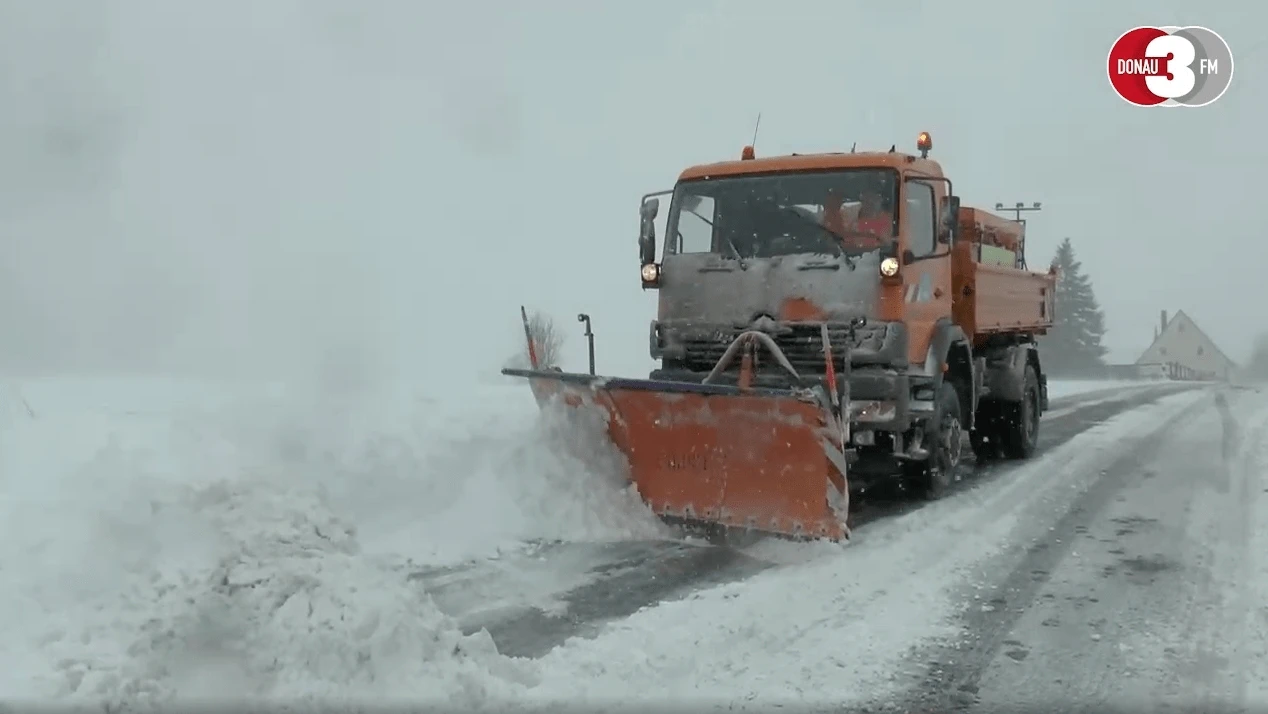 Räumfahrzeug beim räumen
