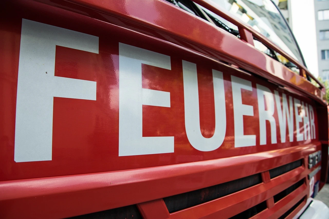 Feuerwehrauto, Schriftzug