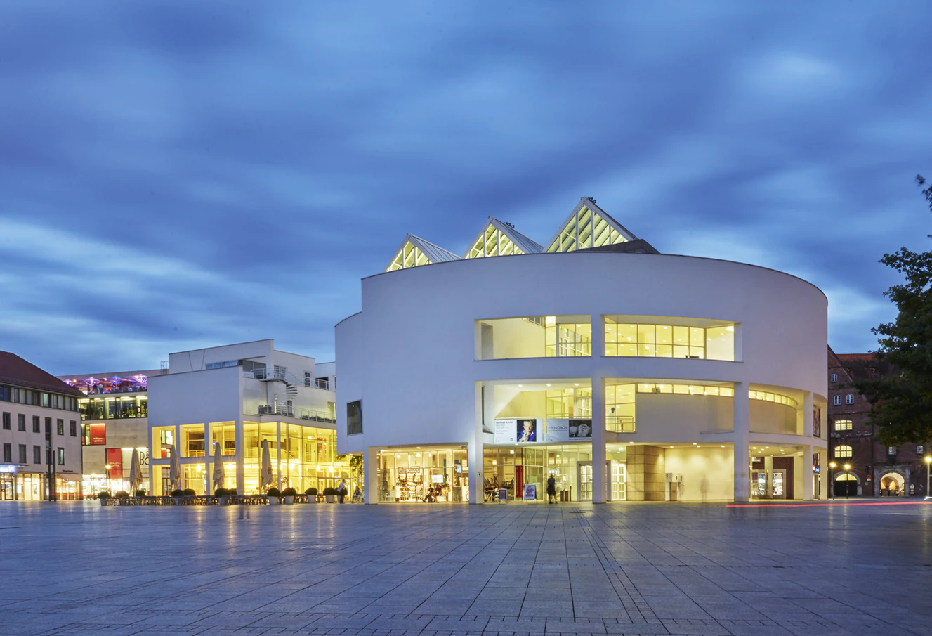 Das Stadthaus Ulm von aussen — © Stadthaus Ulm