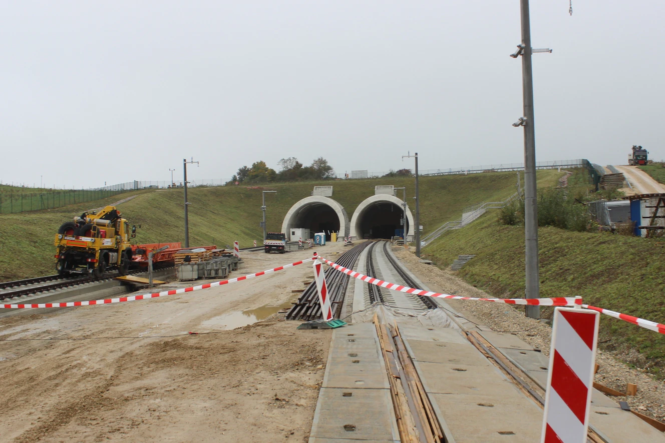 Bahnstrecke, Tunnel, Baustelle
