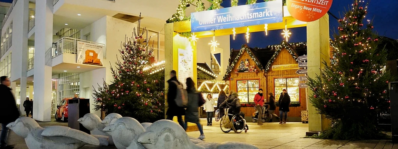 Der Eingang des Ulmer Weihnachtsmarktes