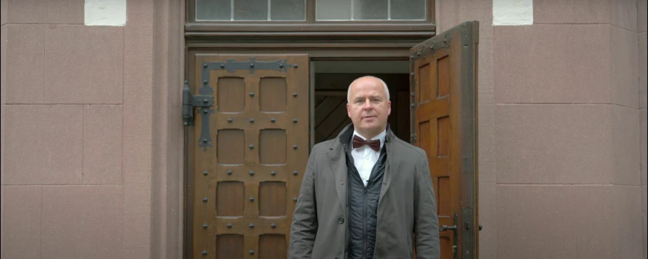 Riedlingens Bürgermeister Marcus Schafft richtet sich in einer Videobotschaft an die Bürger — © Youtube: Stadt Riedlingen