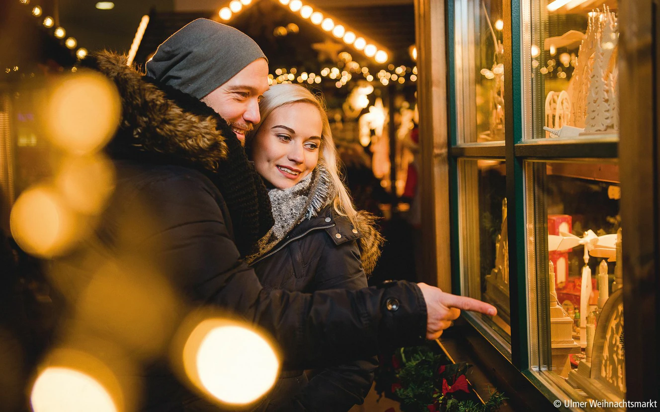 Der Ulmer Weihnachtsmarkt auf dem Münsterplatz — © Ulmer Weihnachtsmarkt