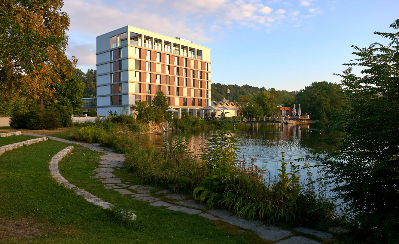 Hotel Lago Ulm LAGO Hotel und Restaurant in Ulm — © LAGO Hotel und Restaurant