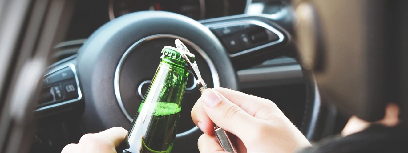 ein betrunkener Autofahrer