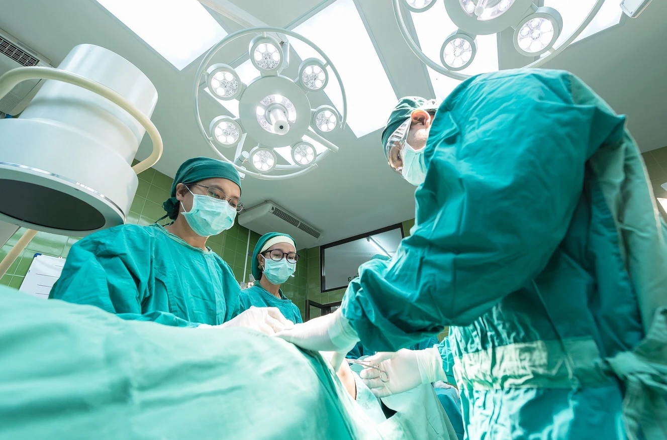 Ärzte bei einer Operation