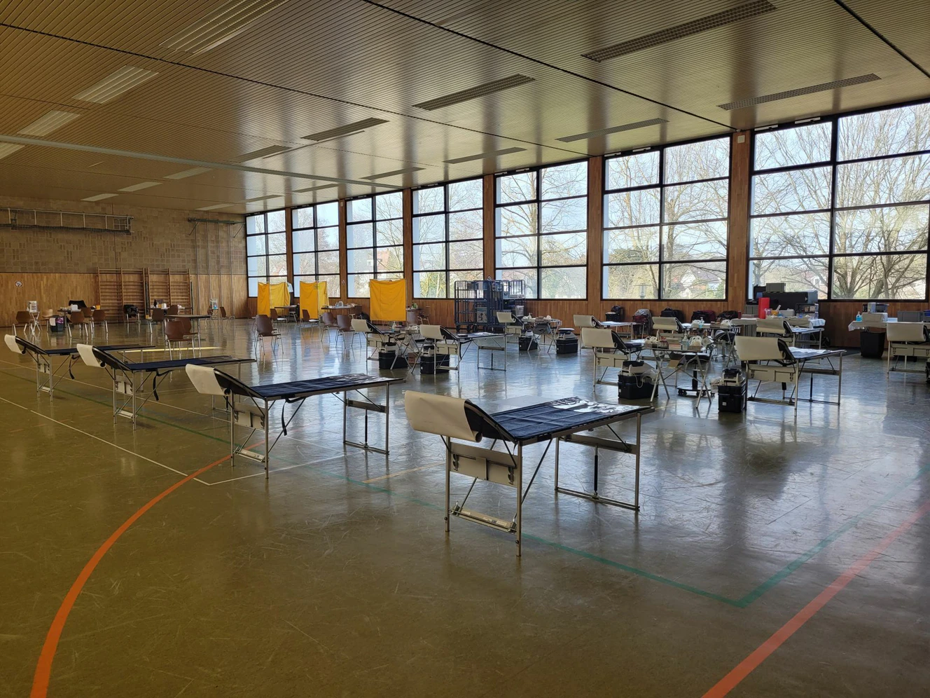 Ein Blutspendezentrum vor der Spende während Corona