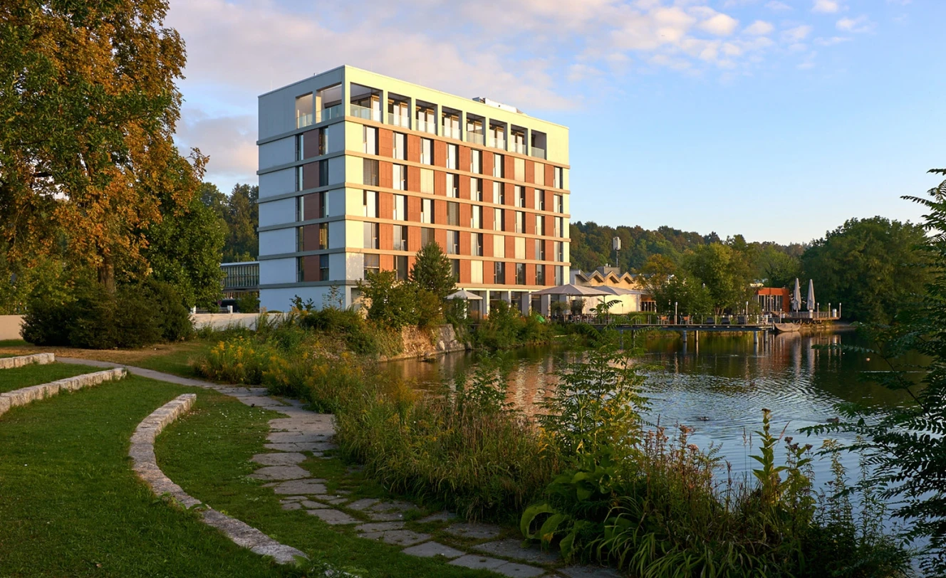 Hotel Lago Ulm LAGO Hotel und Restaurant in Ulm — © LAGO Hotel und Restaurant