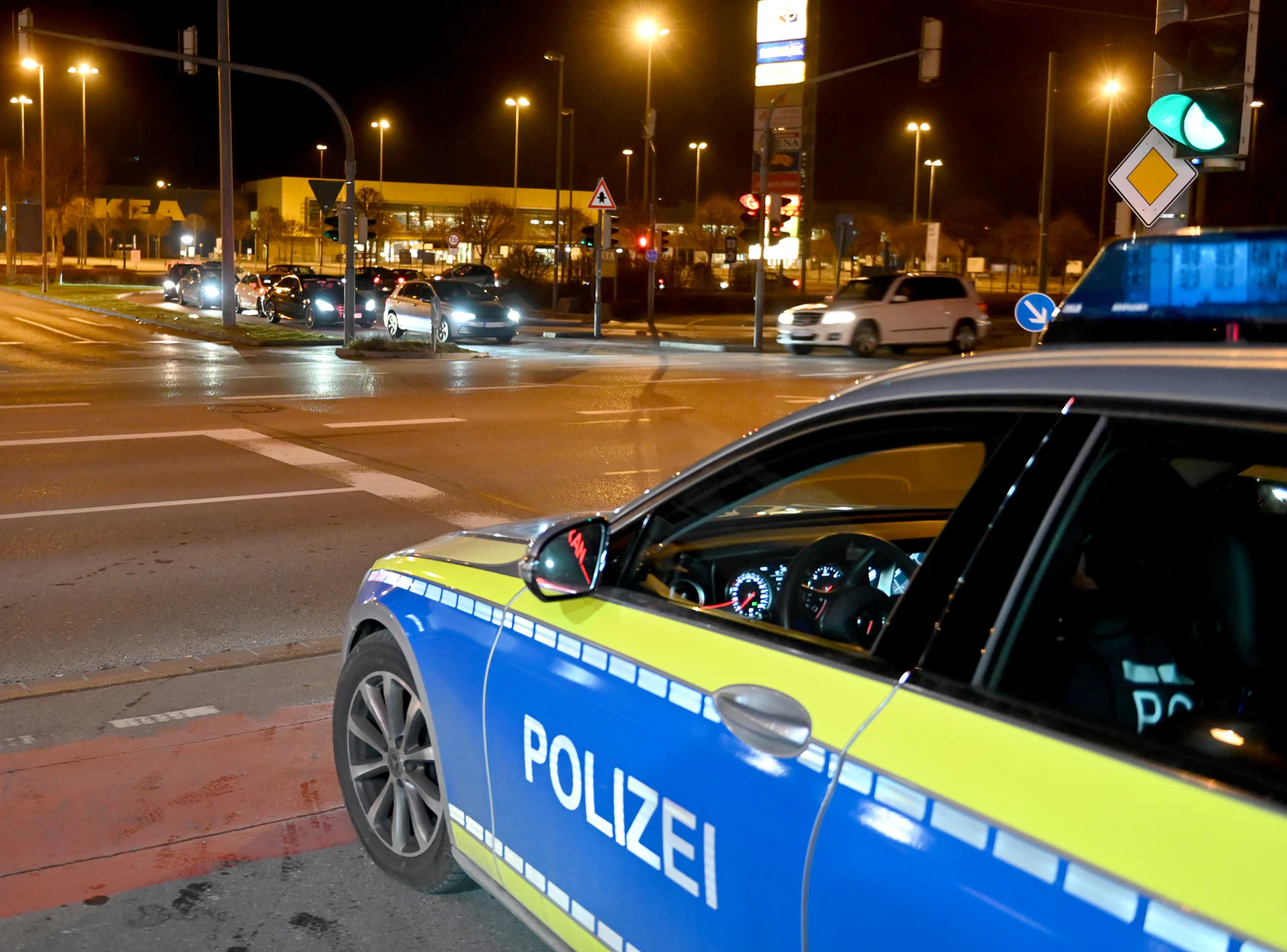 Ulm: Jugendliche treffen sich auf dem Altstadtring und auf Parkplätzen — © Thomas Heckmann