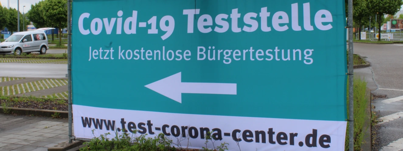Drive-In Schnelltestzentrum Ikea Parkplatz