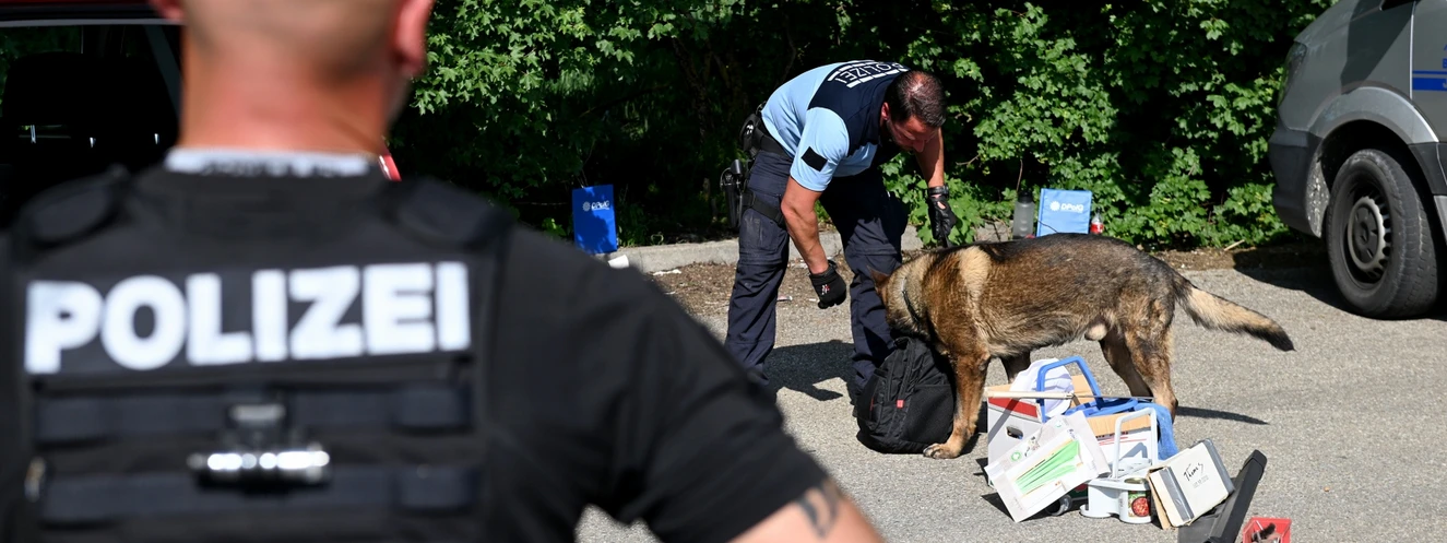 Polizeikontrolle auf der B10 bei Dornstadt — © Thomas Heckmann