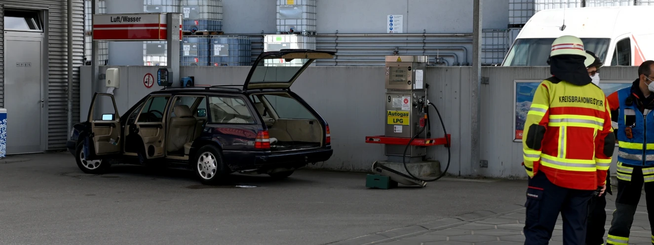 Gasaustritt an Ulmer Tankstelle — © Thomas Heckmann