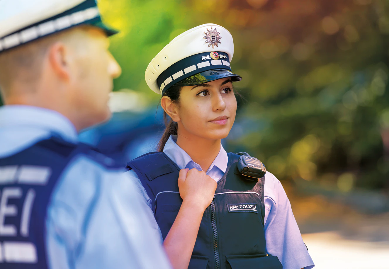Landespolizeipräsidium, Polizei, zu sehen ist eine Polizistin — © Landespolizeipräsidium