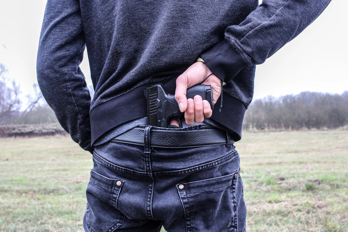 Bewaffneter Mann