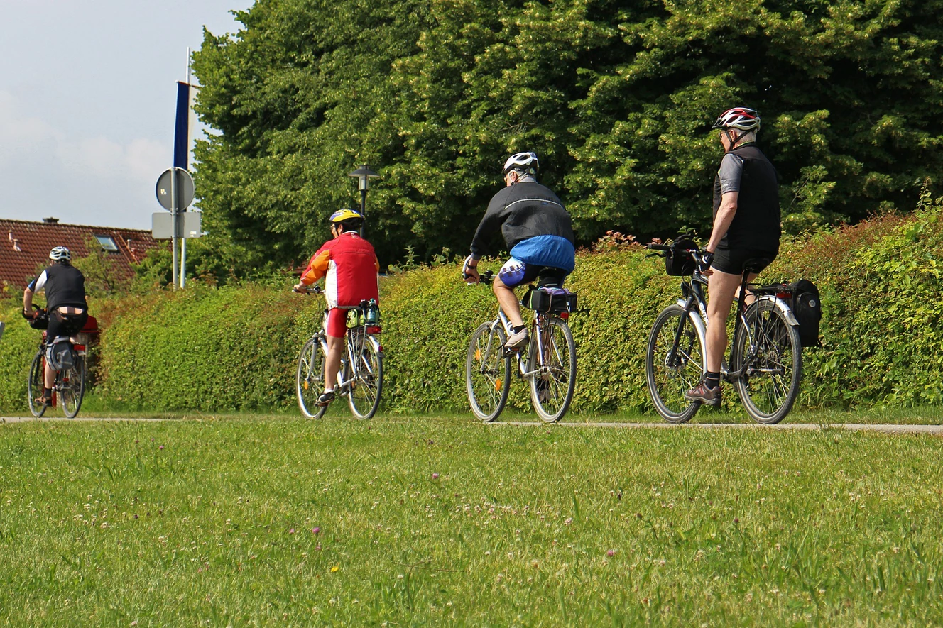 Radler bei einer Fahrradtour