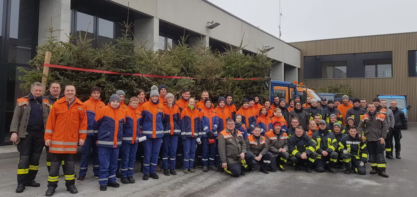christbaumsammlung biberach — © Fabian Holz/Feuerwehr Biberach