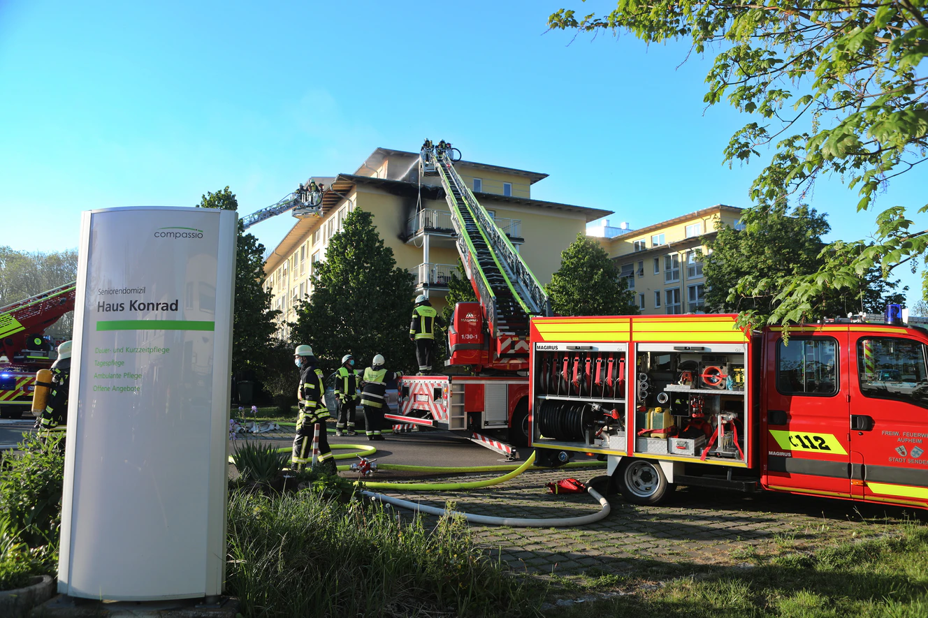 Feuerwehreinsatz in Seniorenwohnanlage in Senden, Haus Konrad — © Ralf Zwiebler