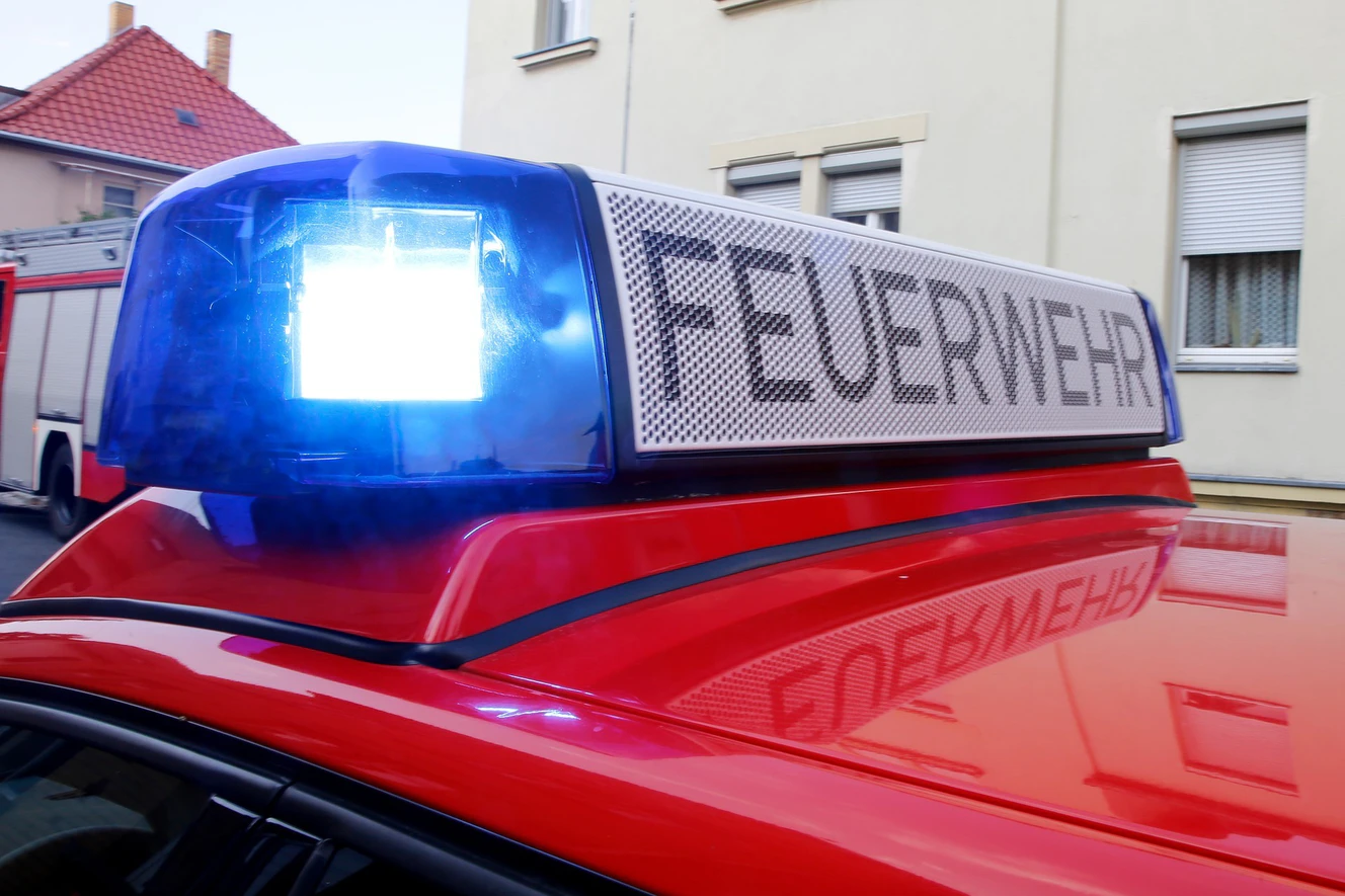 Das Blaulicht eines Feuerwehrwagens