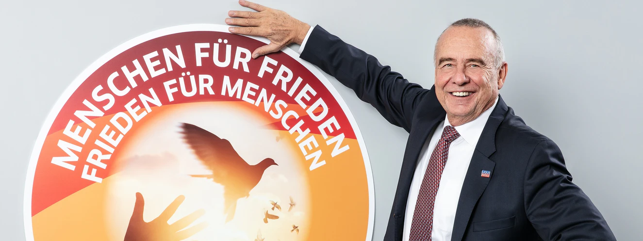 Foto: Ernst Prost gründete 2019 seine dritte Stiftung: Menschen für Frieden, Frieden für Menschen — © Menschen für Frieden, Frieden für Menschen