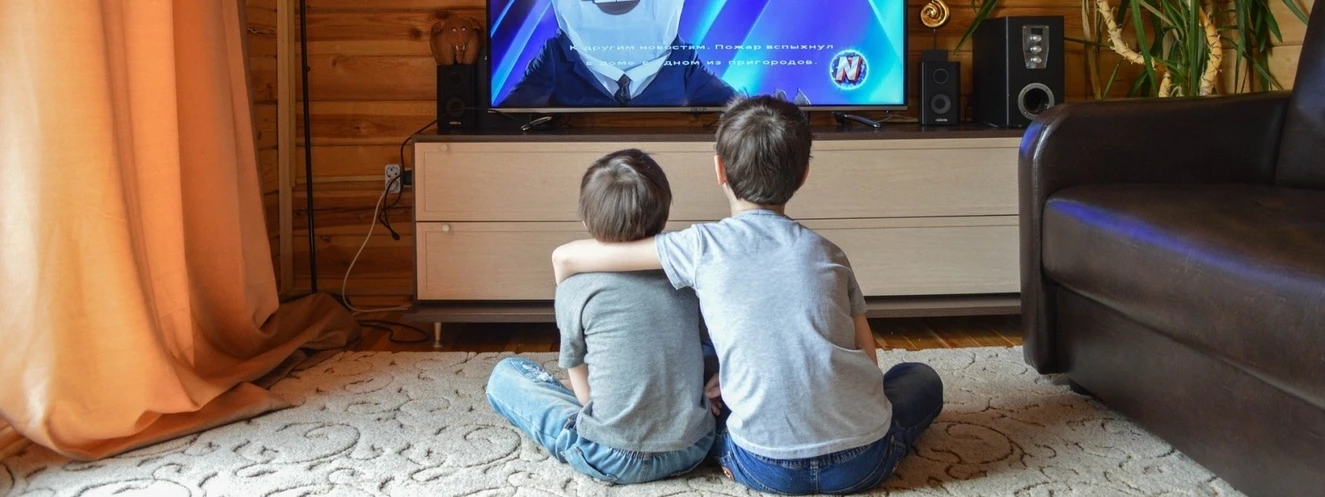 Kinder schauen Film
