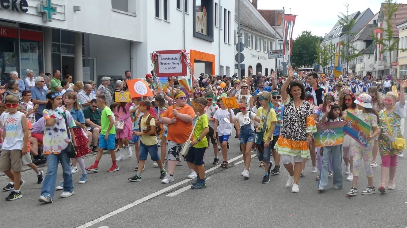 Laupheimer Kinder- und Heimatfest Montagsumzug — © Laupheimer Kinder- und Heimatfest