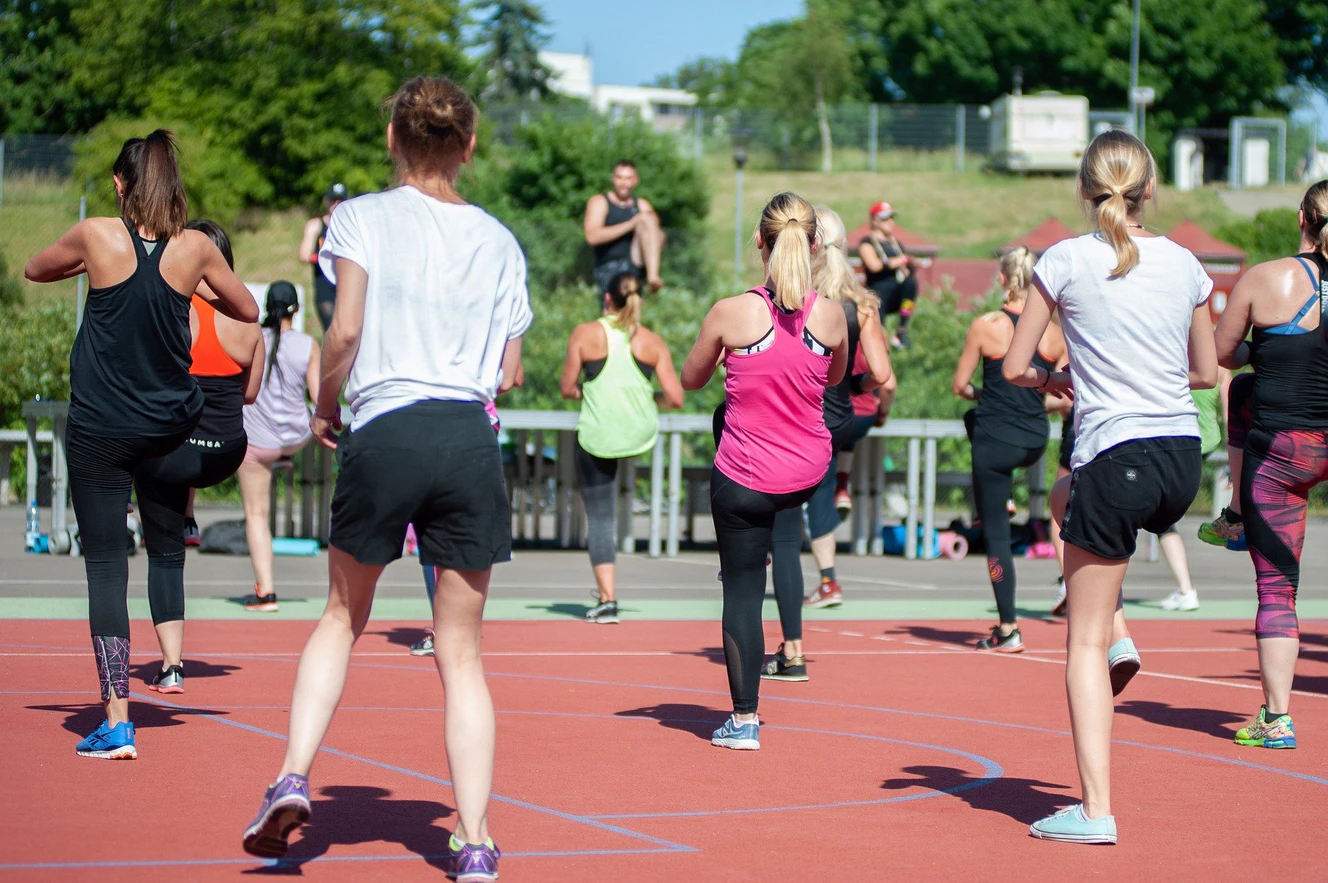 Zumba-Stunde draußen