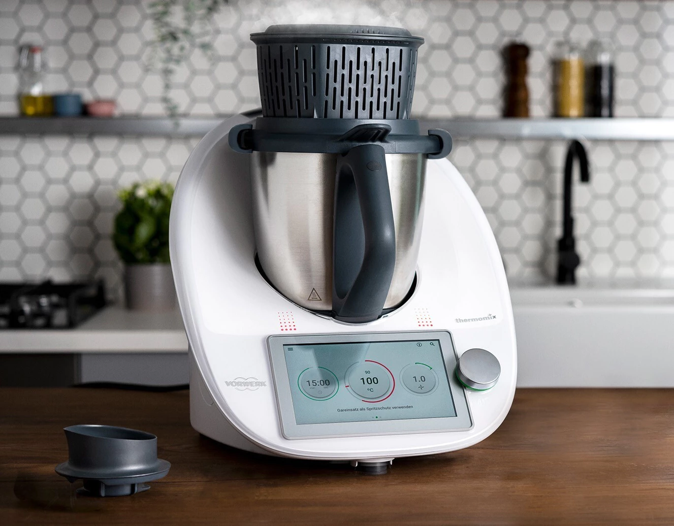 Vorwerk Thermomix TM6 mit Garkorb — © Vorwerk