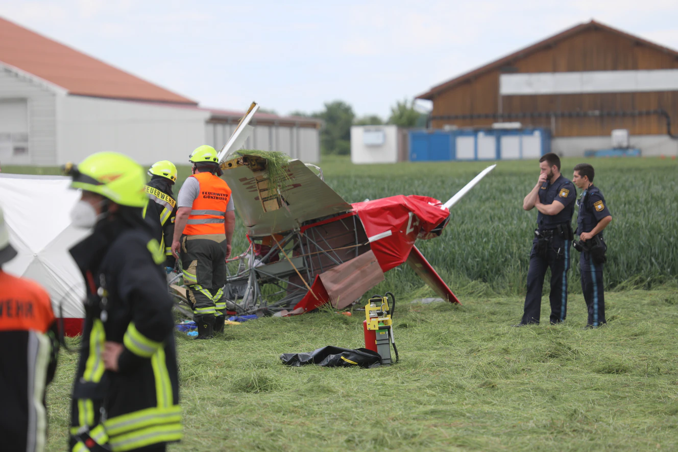 tödlicher Segelflugunfall, zerstörtes Flugzeug — © Ralf Zwiebler