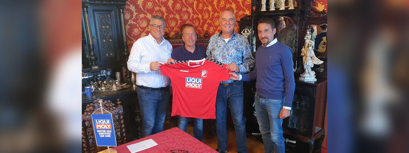 Das Logo des neuen Sponsors auf dem Günzburger Trikot