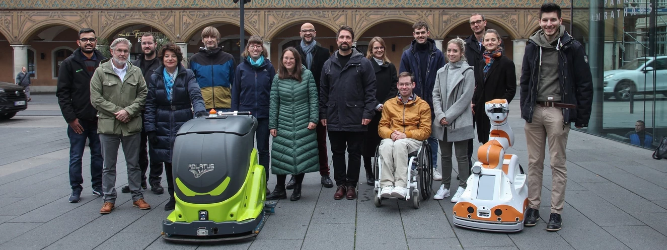 Projektgruppe ZEN-MRI mit Vertretern der verschiedenen Projektpartner am 3. November 2022 in Ulm. — © Stadt Ulm