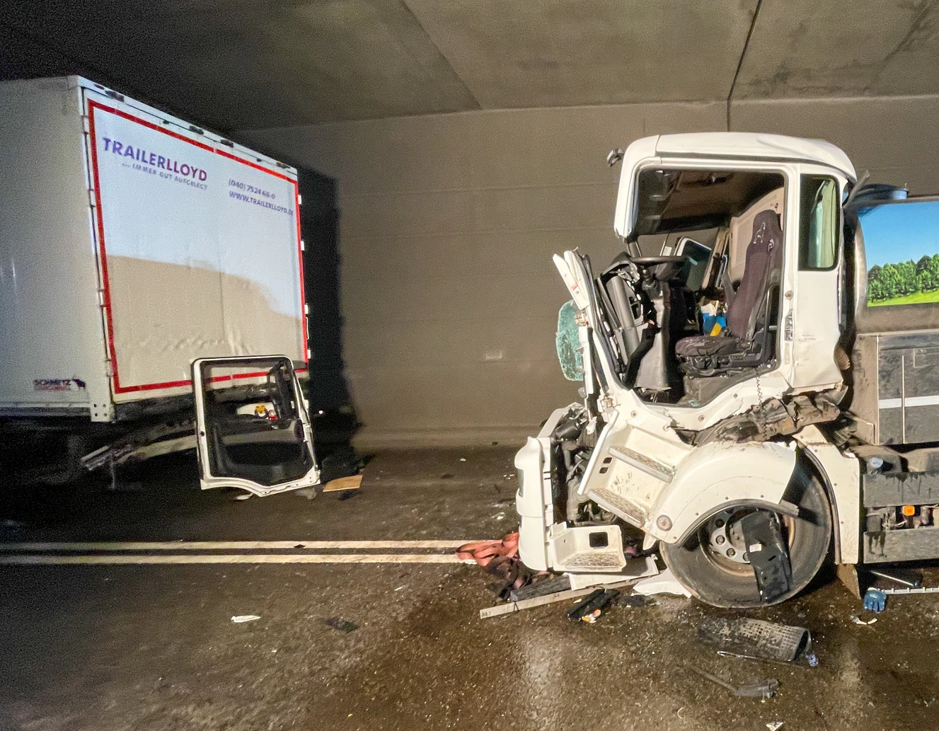 Verkehrsunfall in der Unterführung bei der ratiopharm arena Neu-Ulm — © Thomas Heckmann