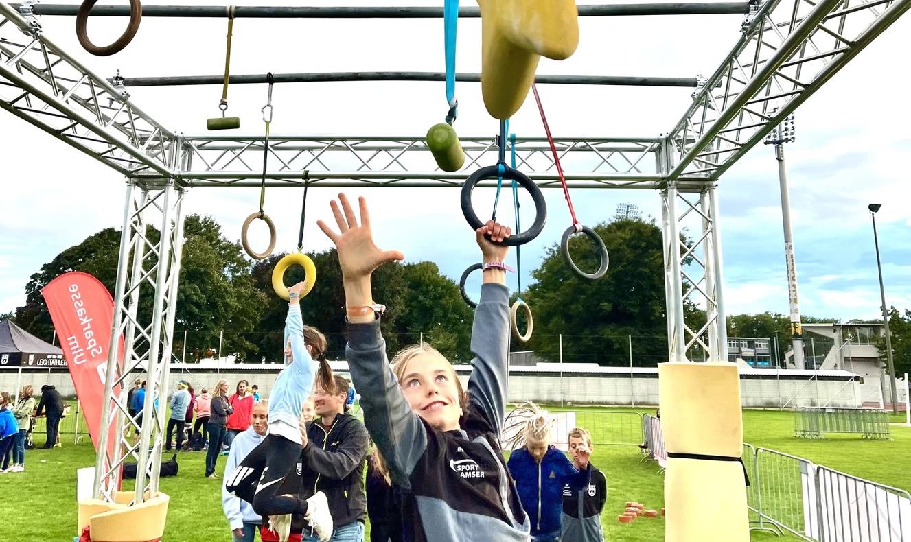 Schwörsporttag: Ninja Warrior: Kind beim Sport — © SSV Ulm 1846 e.V.