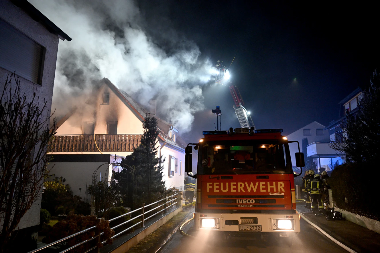 Ulm - Hausbewohner stirbt bei Brand - Feuerwehreinsatz — © Thomas Heckmann