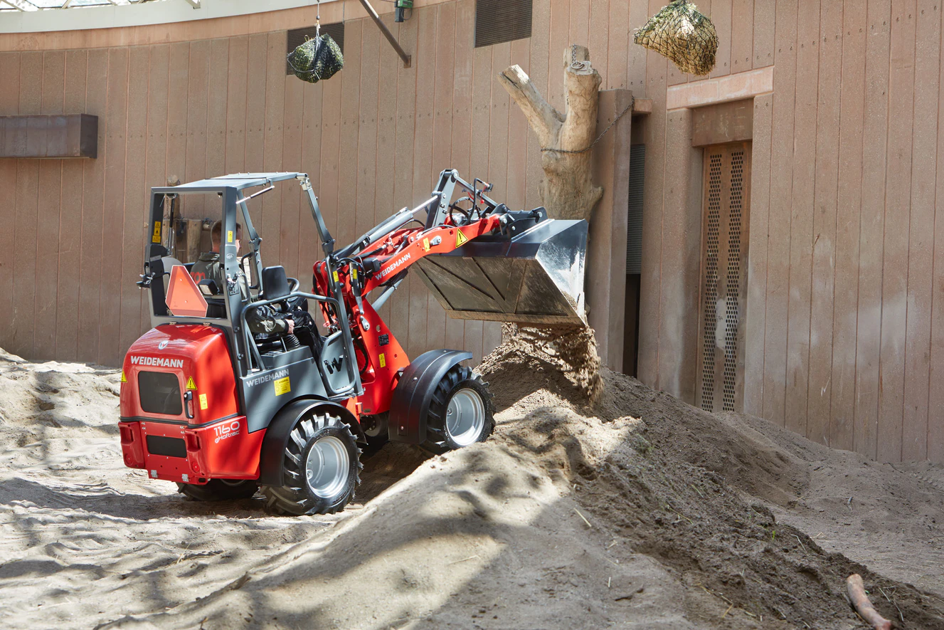 Hoflader, Lader, Traktor — © Symbolbild/Weidemann/Christoph Leniger