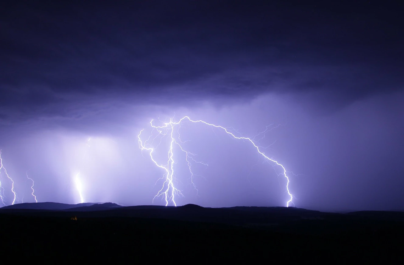 Gewitterwolke mit Blitzen