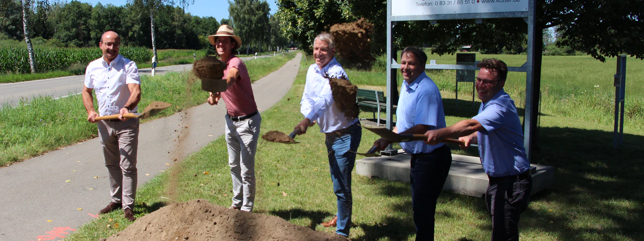 Der Spatenstich für die neue Kreisstraße zwischen Baltringen und Schemmerberg — © Landratsamt Biberach