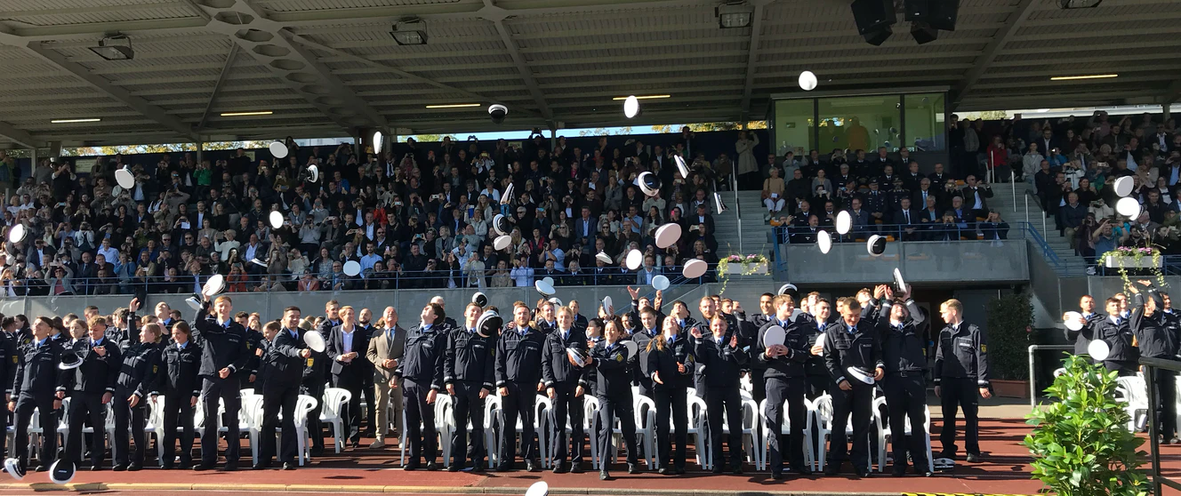 Angehende Polizisten in Biberach vereidigt