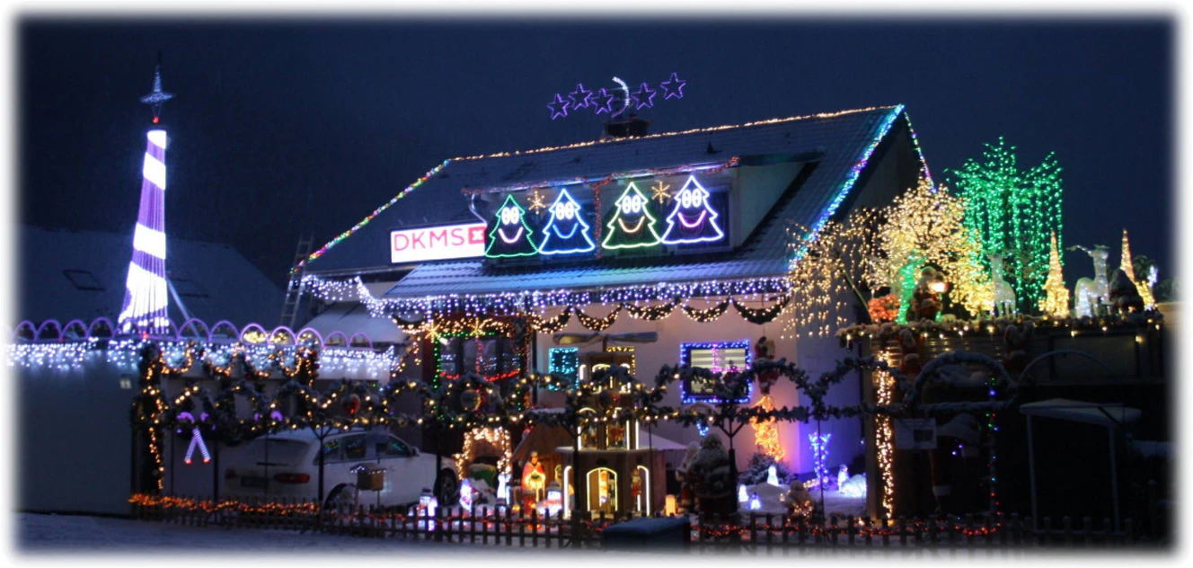 Weihnachtshaus in Lichtenstein im Kreis Reutlingen — © privat