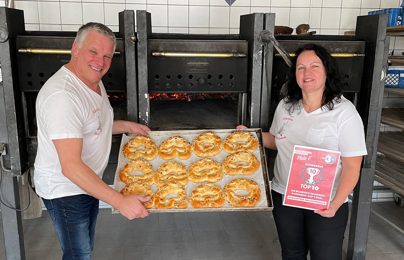 Beim Achstetter Holzofenbeck gibt's die beliebtesten Palmbrezeln Schwabens.