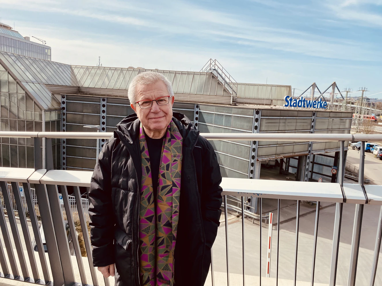 Daniel Libeskind vor dem SWU Glaspalast