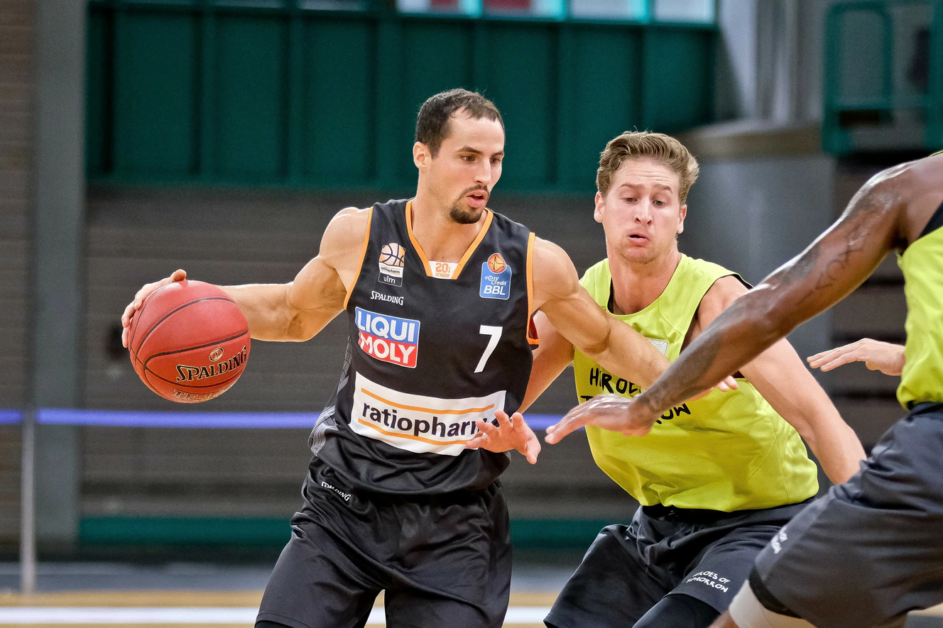 Basketball — © (medi bayreuth | Ochsenfoto.de) John Petrucelli