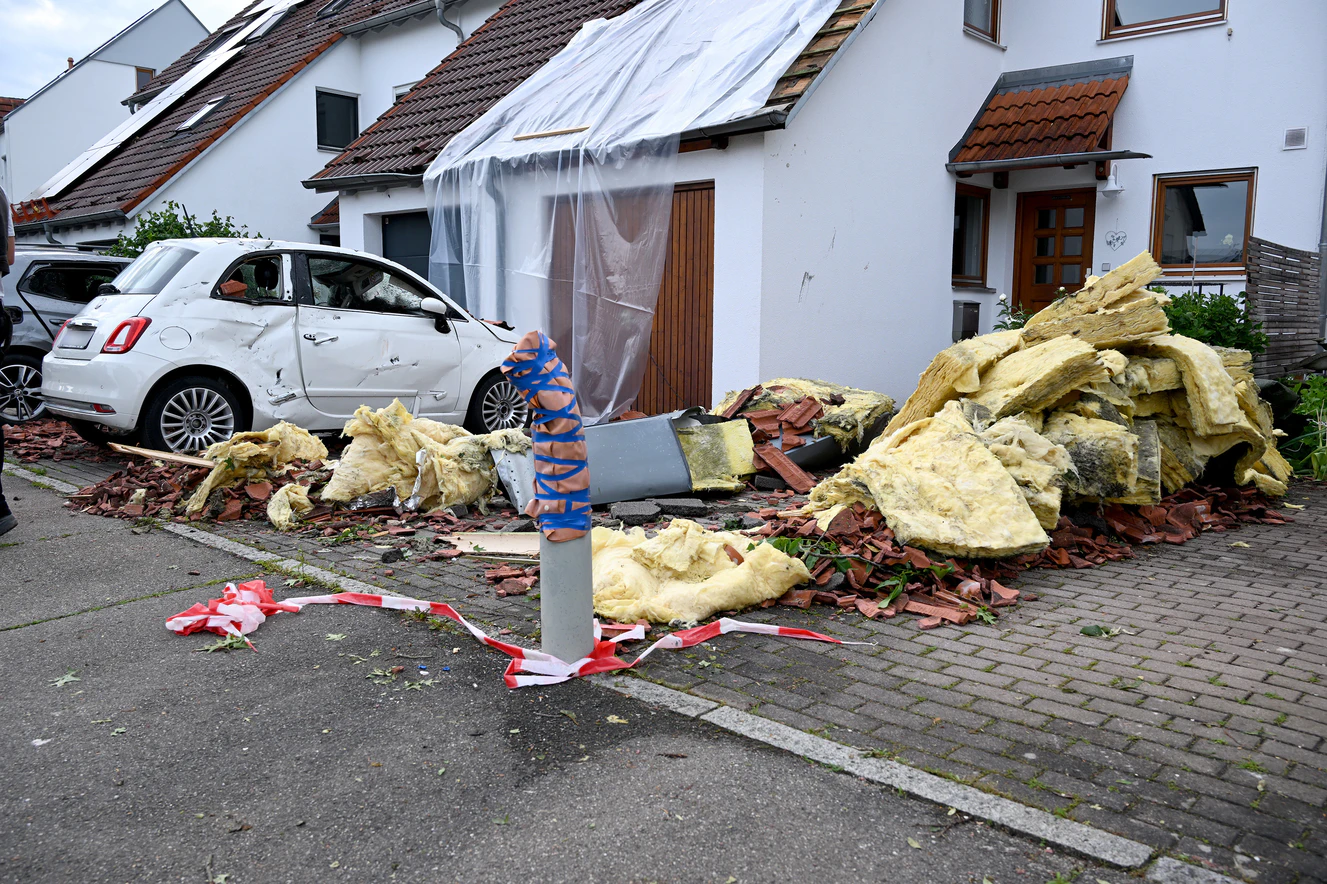 Unwetter hinterlässt Schneise der Verwüstung — © Thomas Heckmann