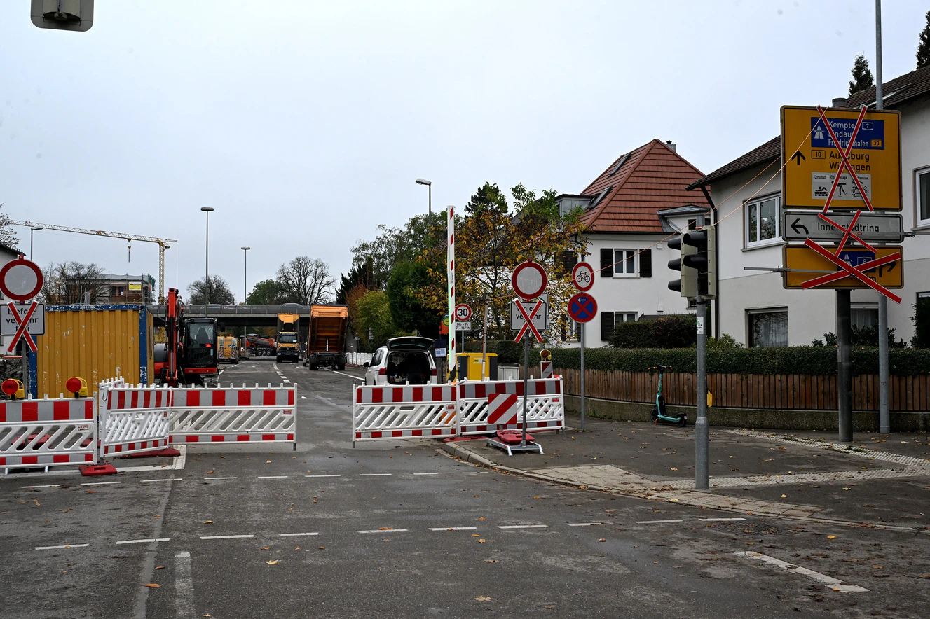Am Wochenende kam es zu Stau wegen der Sperrung der Adenauer Brücke. — © Thomas Heckmann