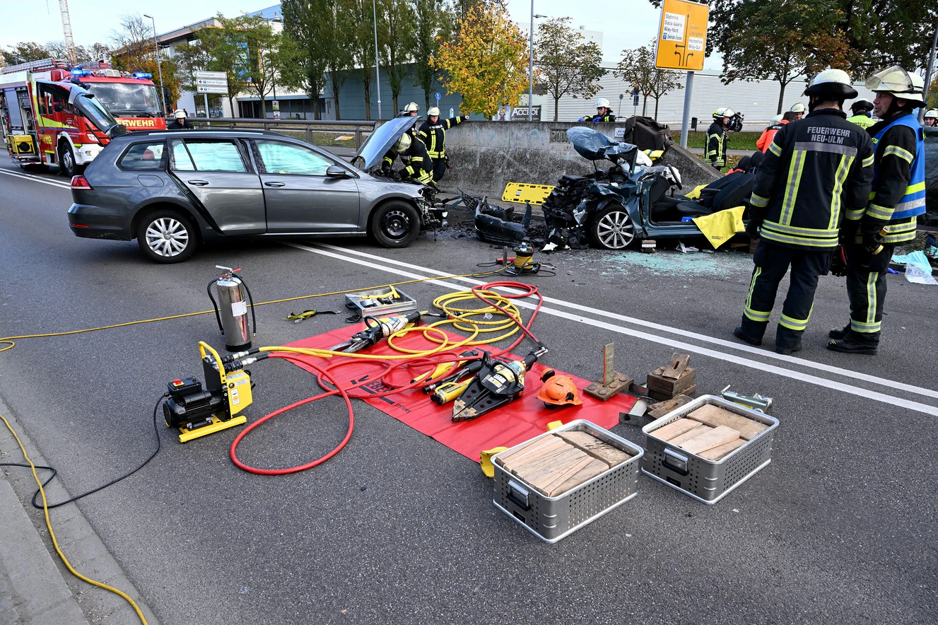 Unfall mit drei Verletzten in Neu-Ulm. — © Thomas Heckmann