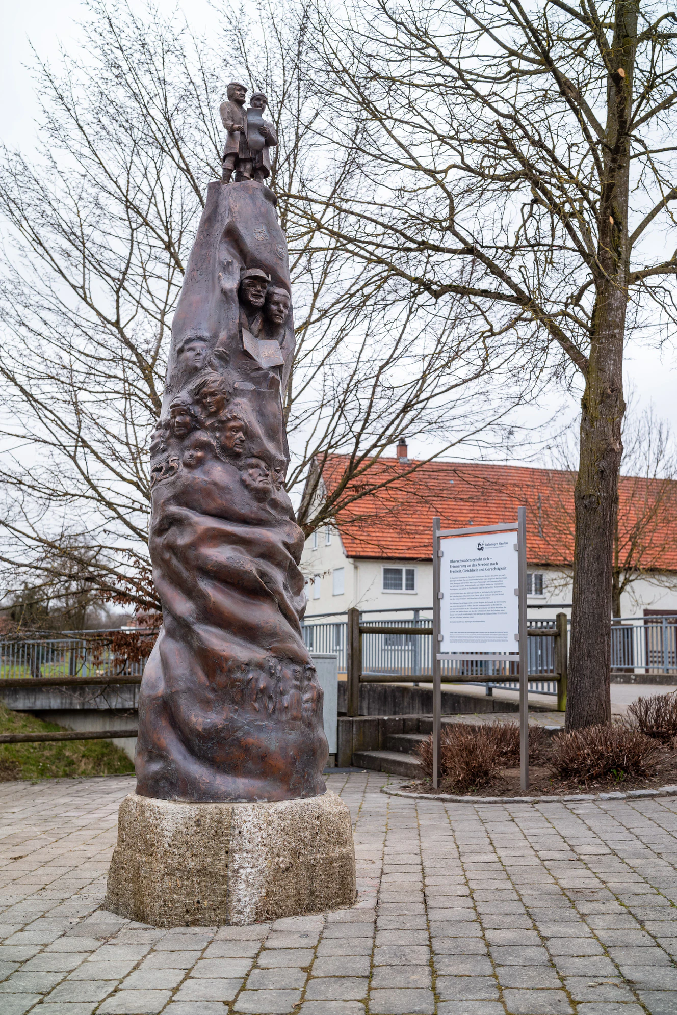 „Oberschwaben erhebt sich“ – Baltringen enthüllt Freiheitsstatue — © Klaus Singer