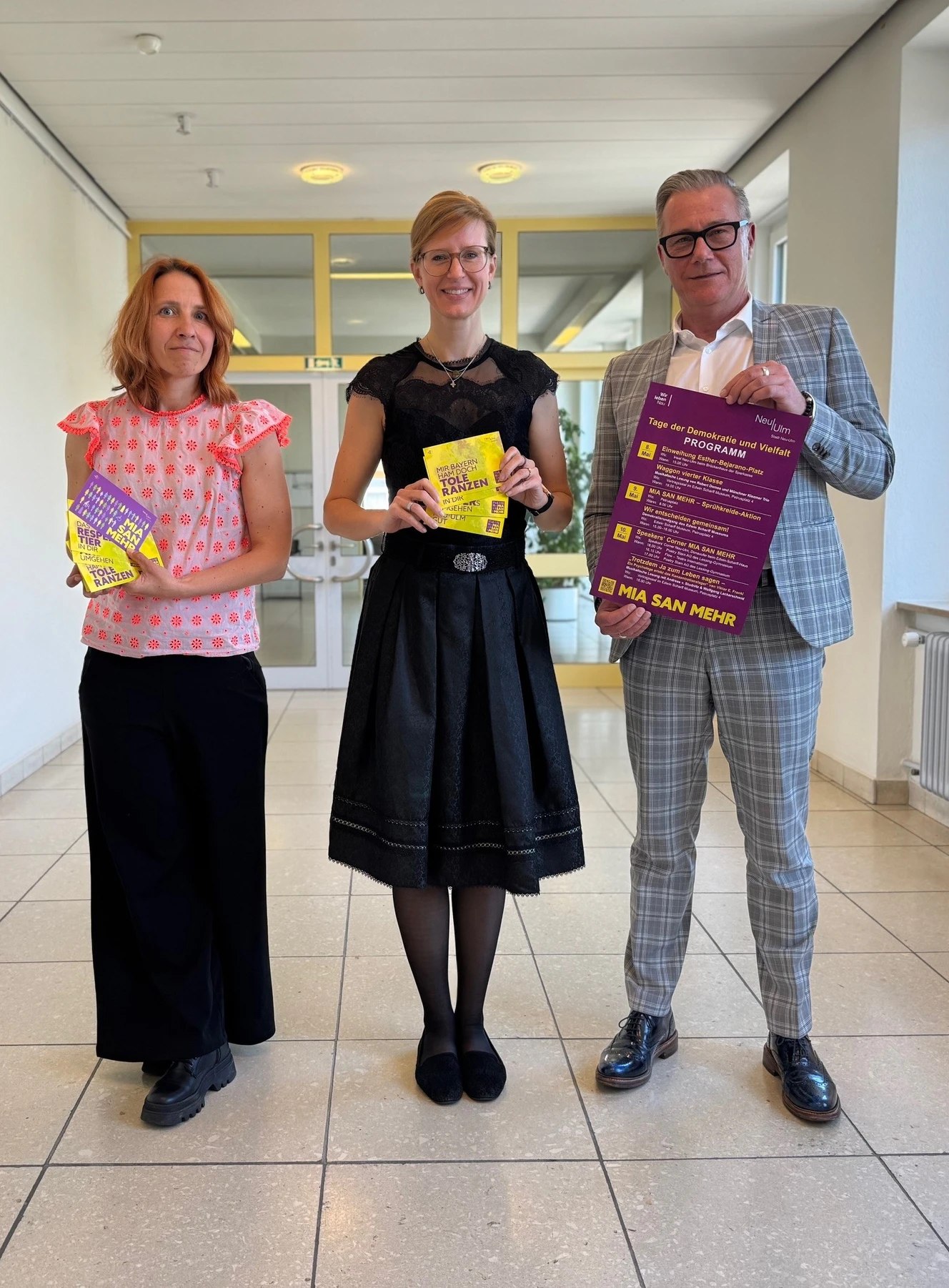 Die Kampagne wurde heute bei einer Pressekonferenz von Oberbürgermeisterin Katrin Albsteiger, Dezernent Ralph Seiffert und Ildiko Dienel von der Stabsstelle Interkulturelles Neu-Ulm vorgestellt. — © Stadt Neu-Ulm