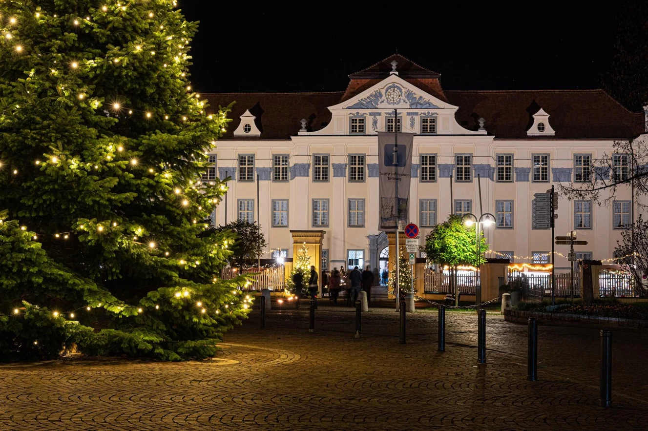 Der Weihnachtsmarkt in Tettnang findet im Schloss statt.