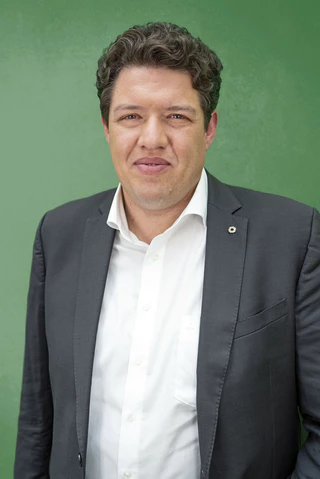 Michael Joukov-Schwelling ist der Grüne Landtagskandidat für Ulm — © Grüne Fraktion